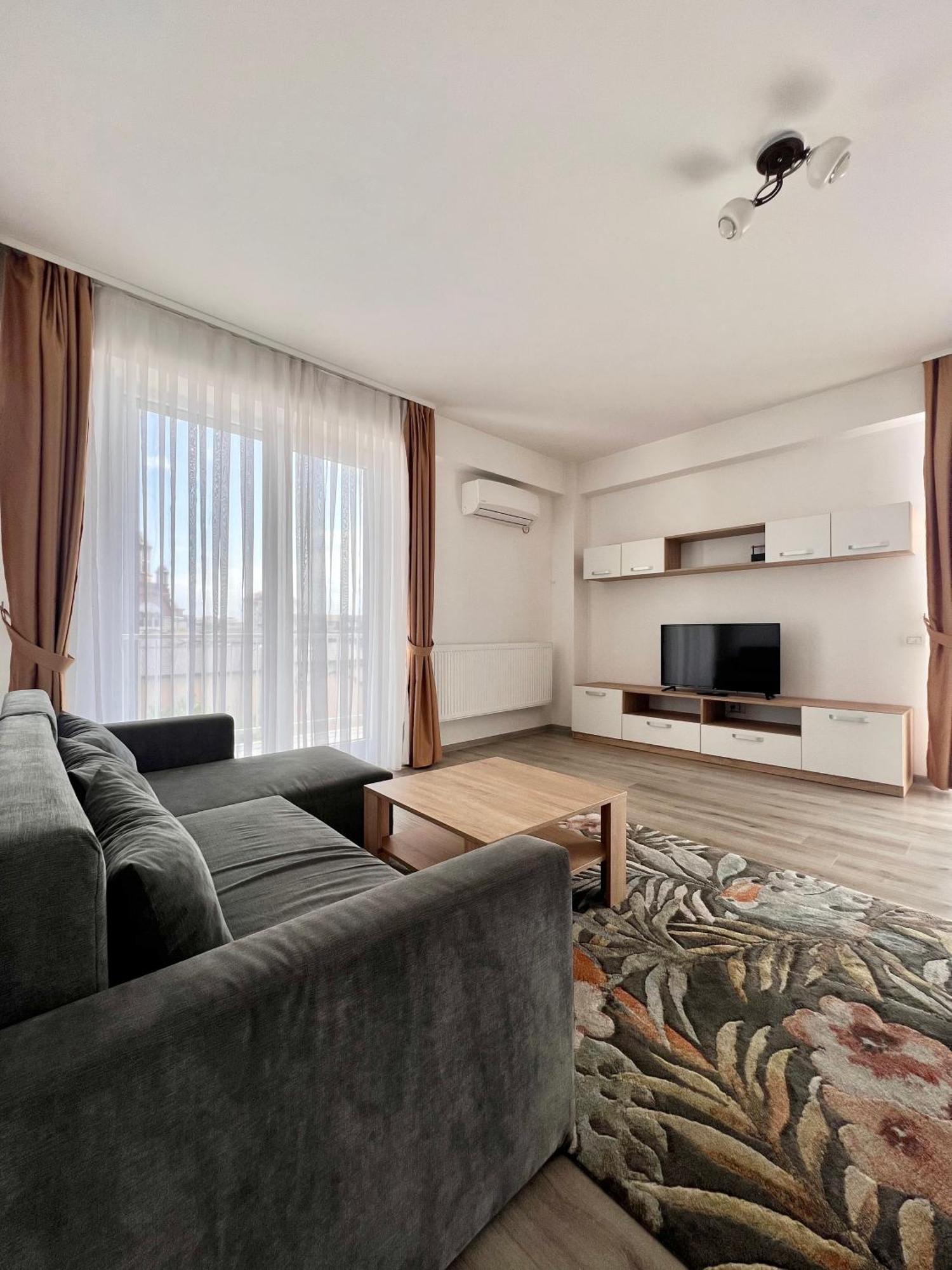 Apartament Apartament Madeira Oradea Zewnętrze zdjęcie